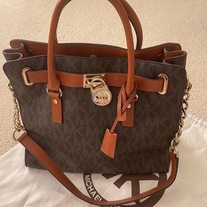 Michael Kors hand/shoulder bag